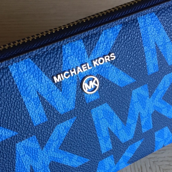 Michael Kors River Blue Multi Wallet, Wristlet - Picture 6 of 13
